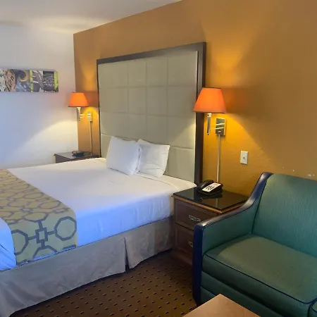 Brentwood Inn & Suites